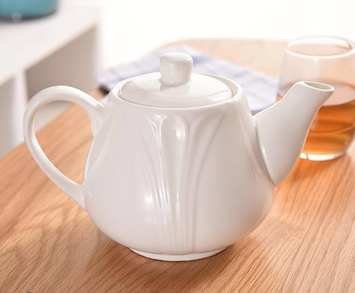 Théière en porcelaine
