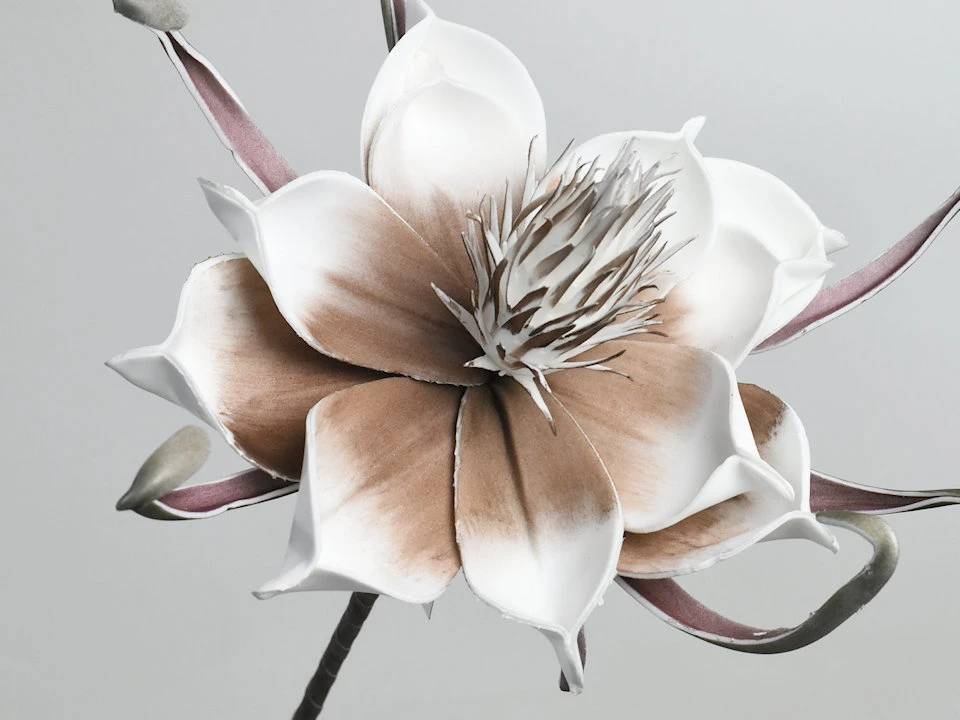 Fleur artificielle en mousse