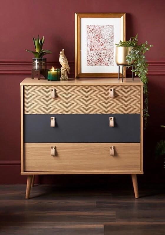 Commode sur pied