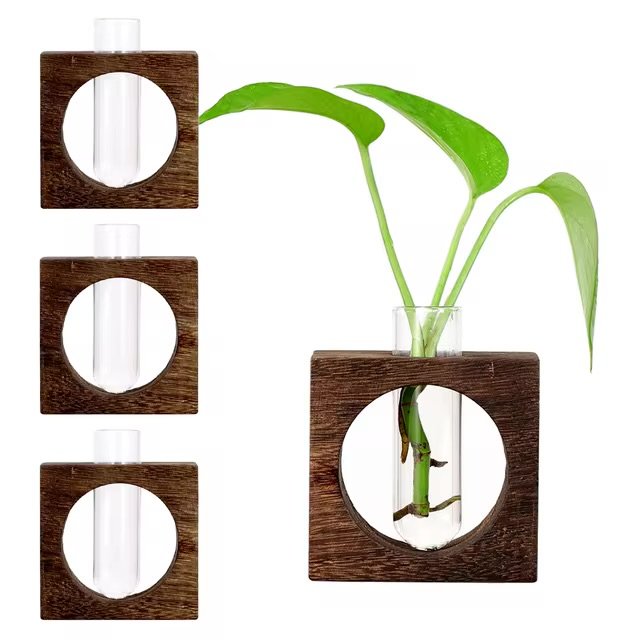 Vase en bois avec tube en verre