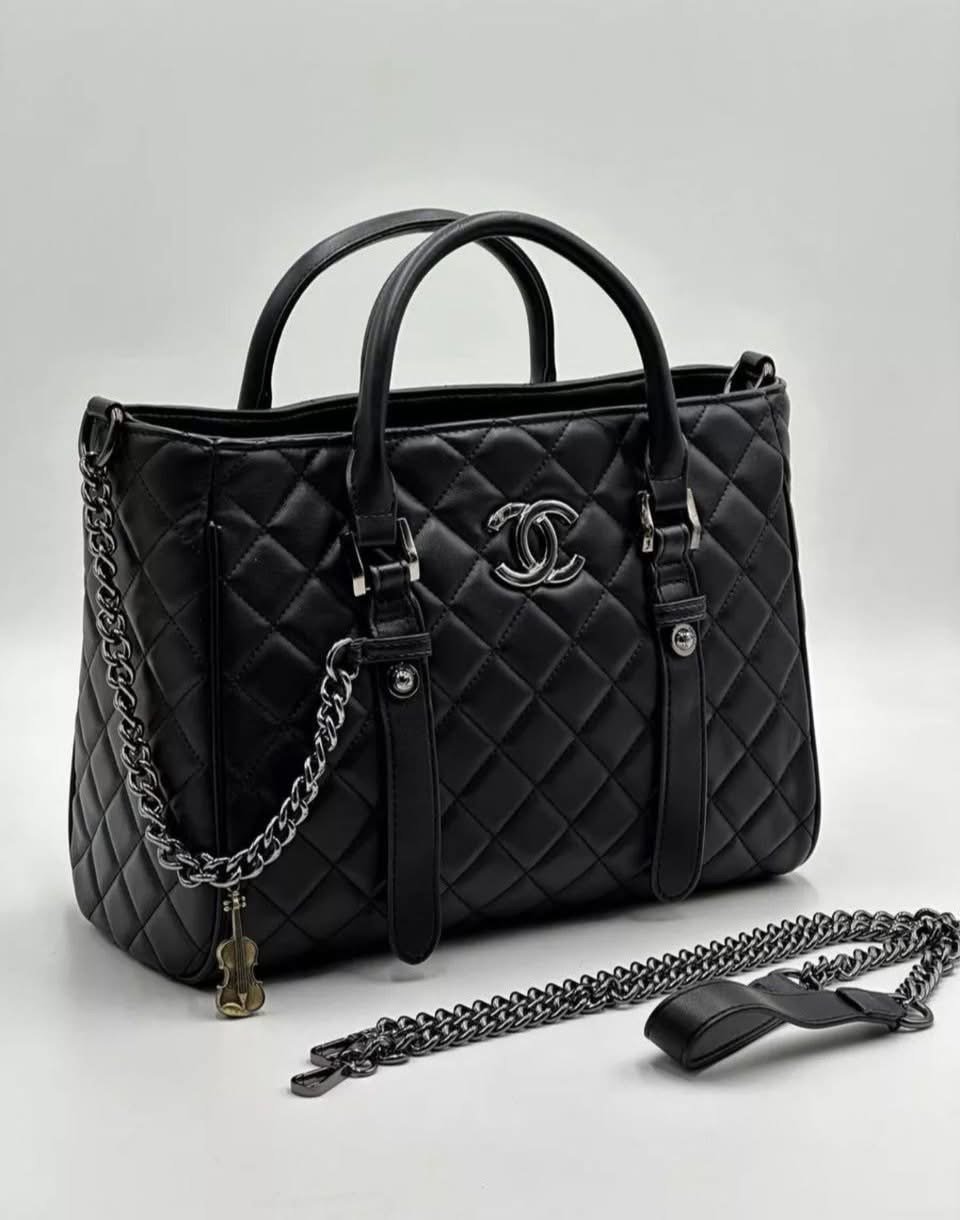 Sac à main à bandoulière - Guess "G Vibe" & Chanel