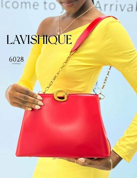 Sac à main à bandoulière - Guess "G Vibe" & Chanel