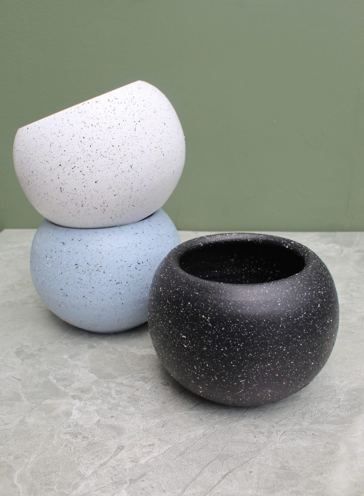 Mini pot de fleurs  en plastique