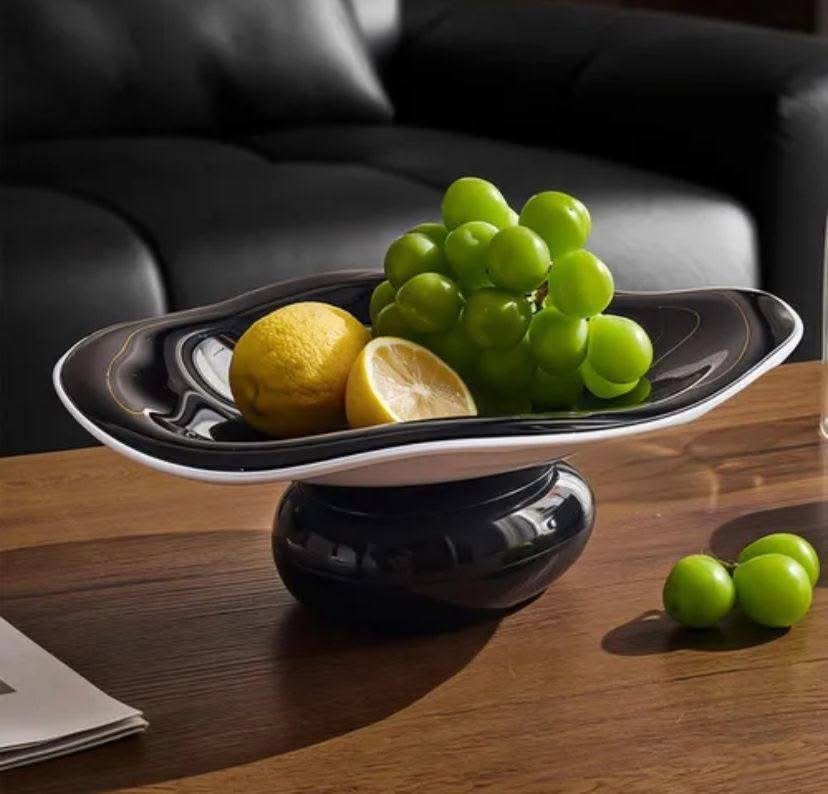 une fruteira com pedestal (plateau)