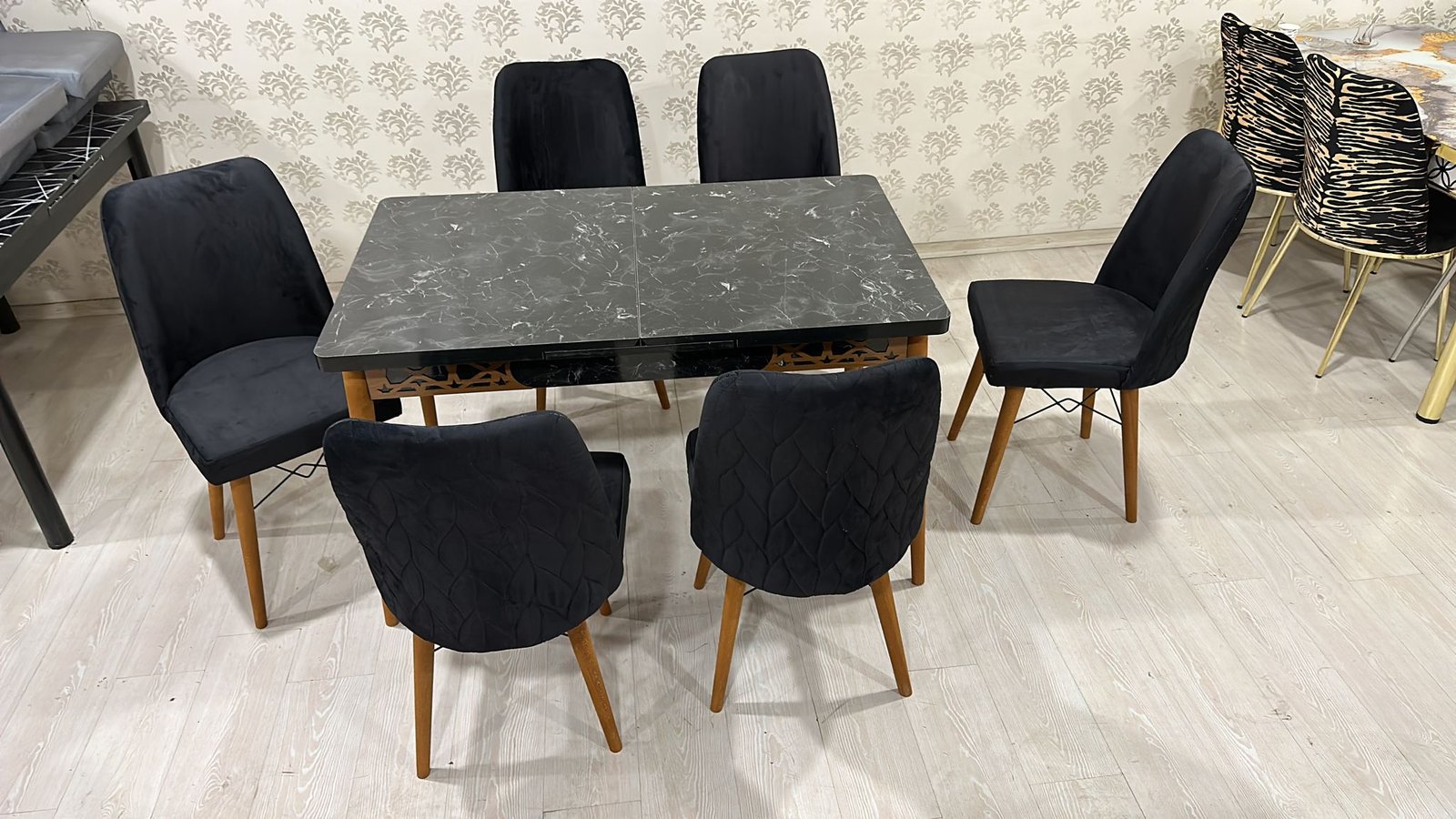 Table à manger extensible à 6 chaises