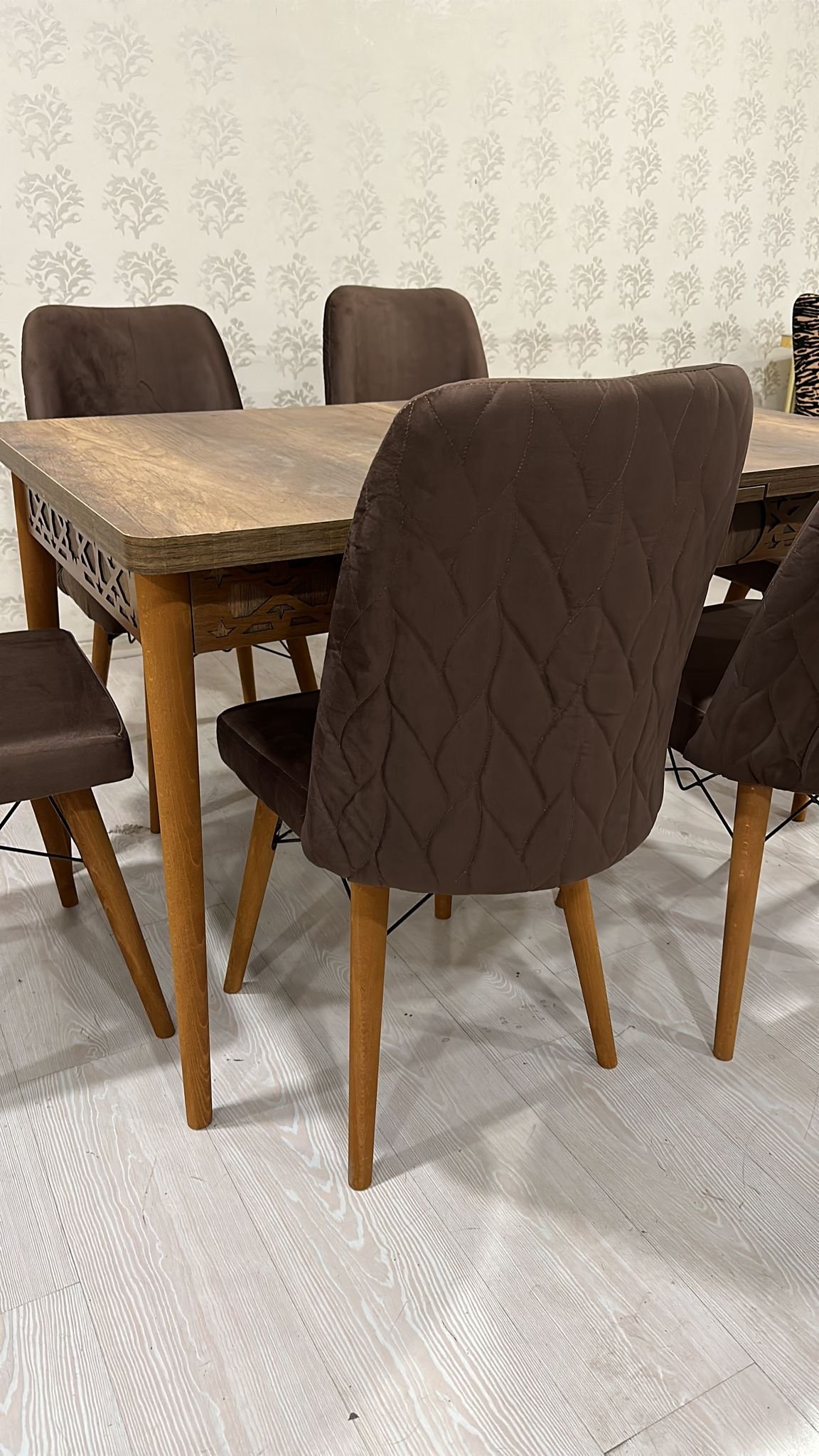 Table à manger extensible à 6 chaises