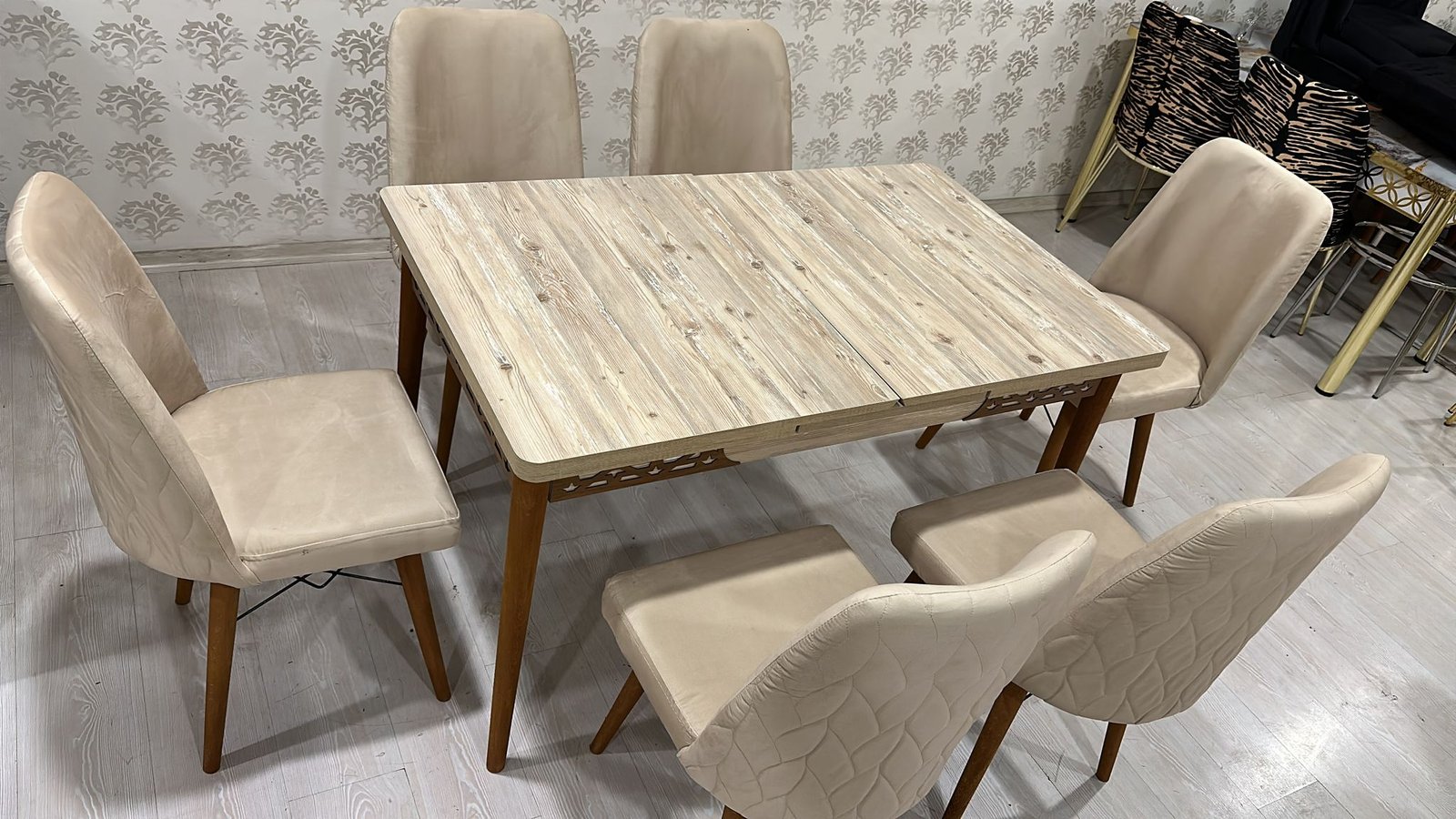 Table à manger extensible à 6 chaises